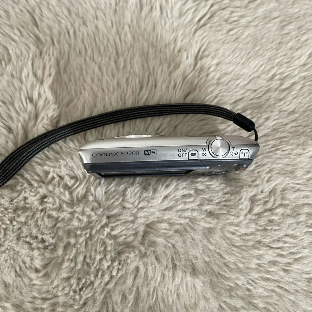 Nikon COOLPIX S3700 Digital Camera